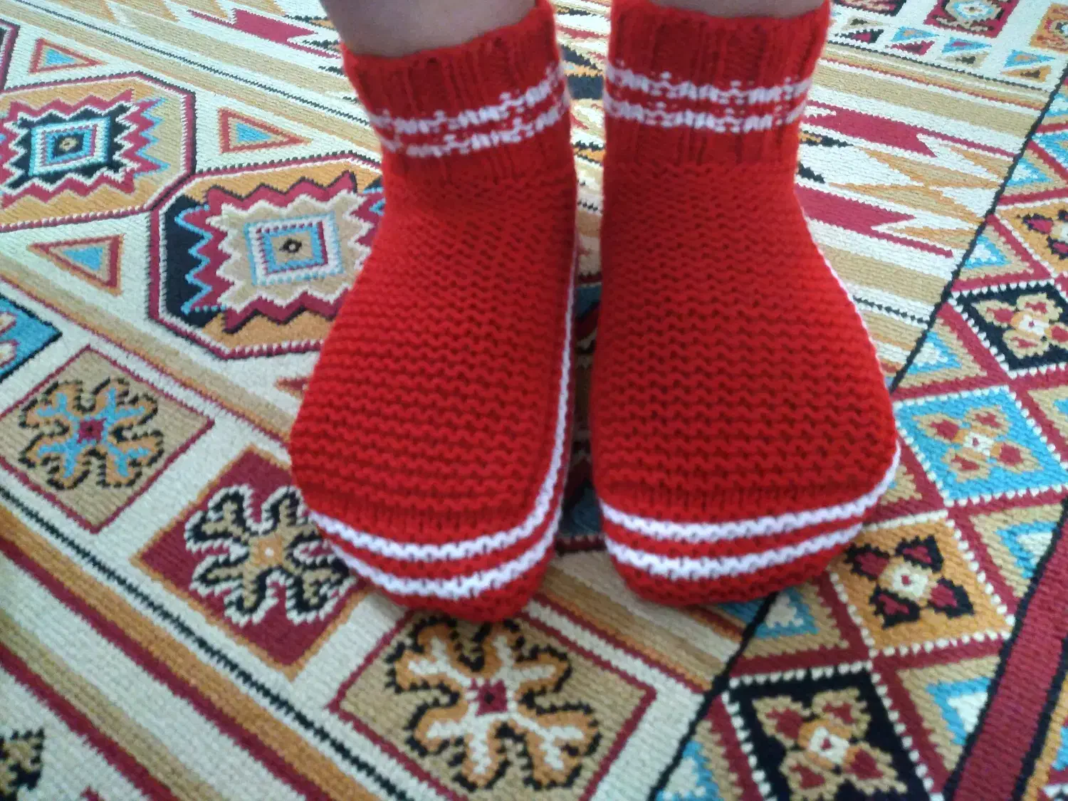 پاپوش قرمز|لباس|رامسر, |دیوار