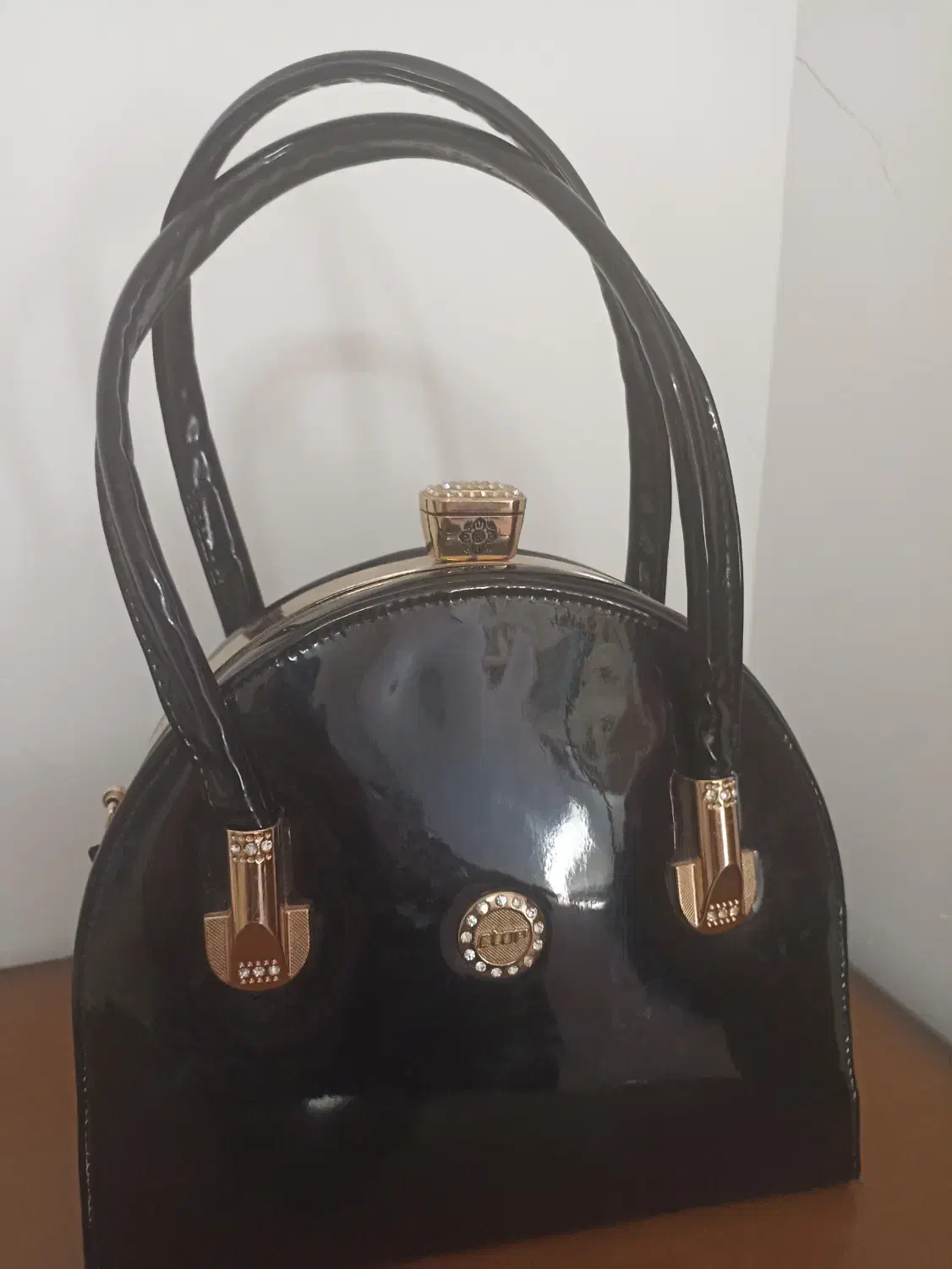 کیف|کیف، کفش، کمربند|ساوه, |دیوار