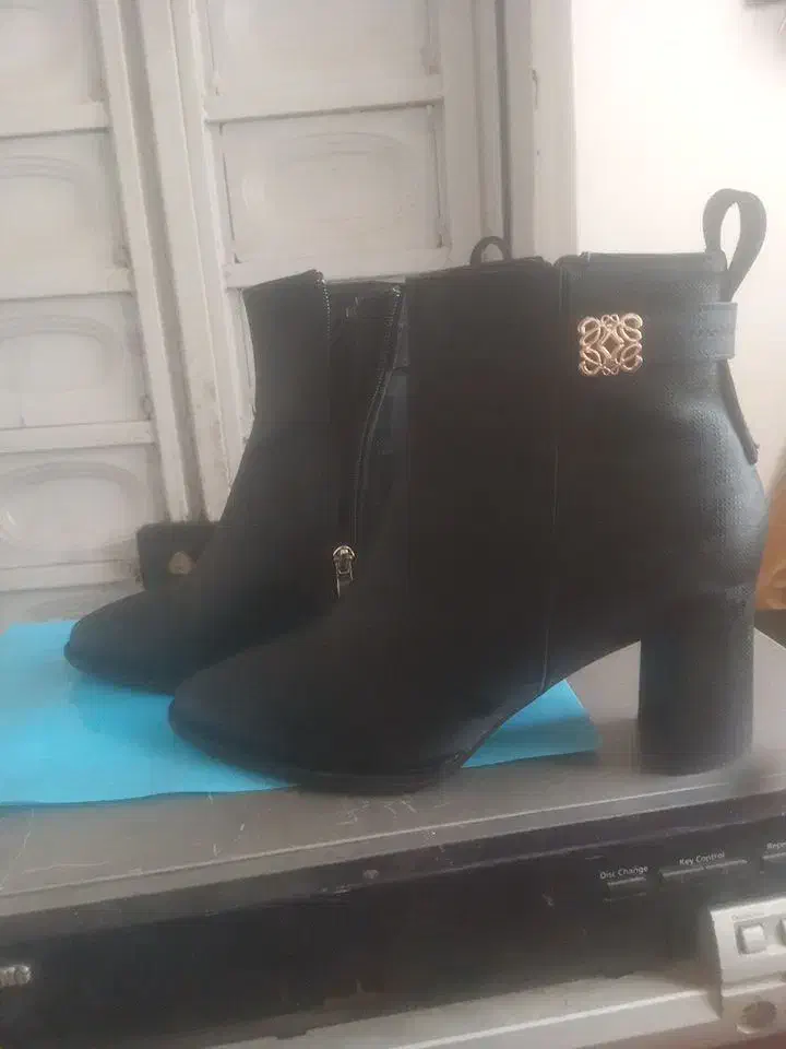 بوت مجلسی|کیف، کفش، کمربند|کرمان, |دیوار