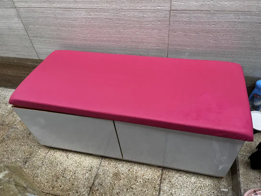 صندلی انتظارکمددار|جاکفشی، کمد، دراور|رشت, قاسمیه|دیوار