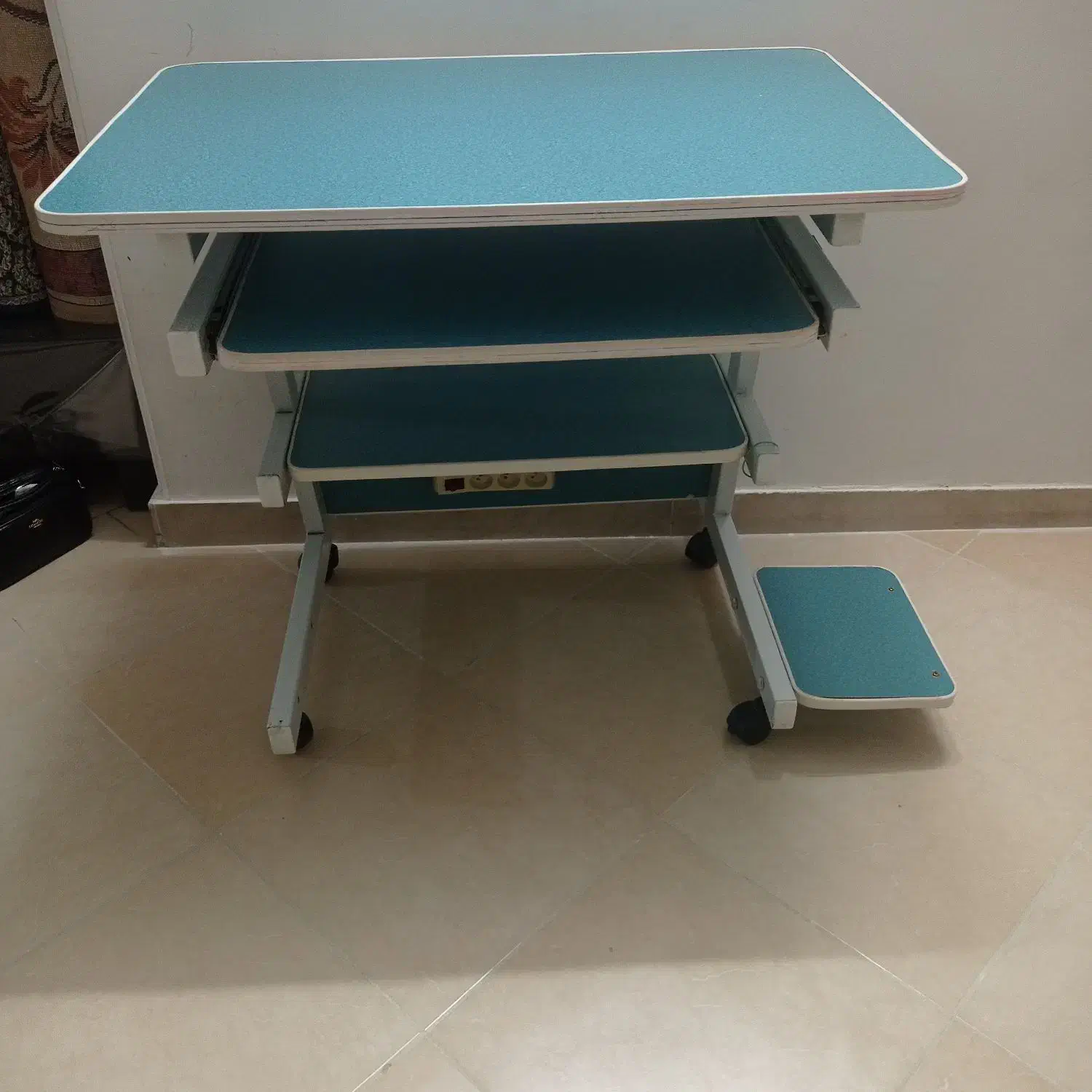 میز کامپیوتر|میز تحریر و کامپیوتر|اراک, |دیوار