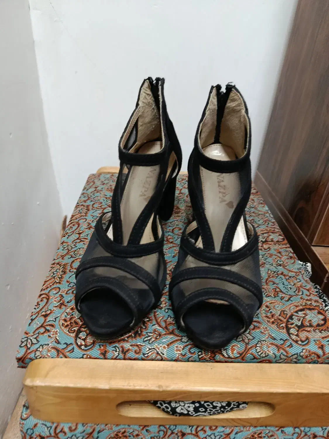 کفش مجلسی|کیف، کفش، کمربند|قم, باغ شازده|دیوار