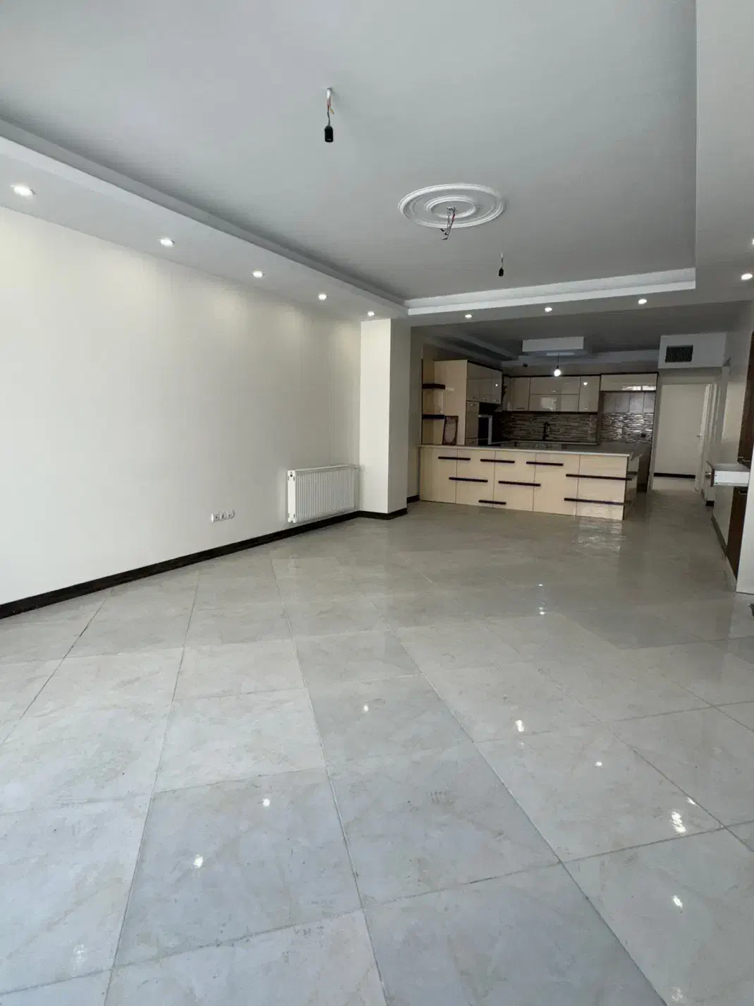 ۱۰۵ متر / شاهد ۶/ زیرقیمت منطقه|فروش آپارتمان|گرمدره, |دیوار