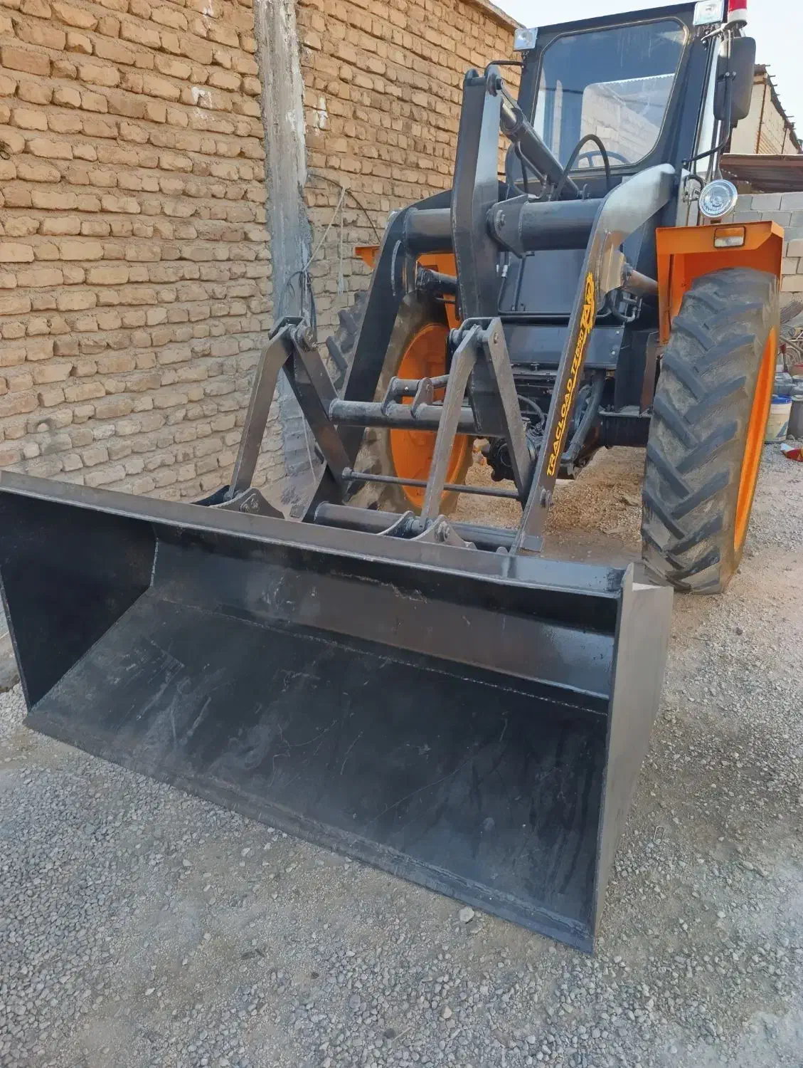 تراکتور بیل عقب|خودرو سنگین|مرودشت, نقش رستم|دیوار