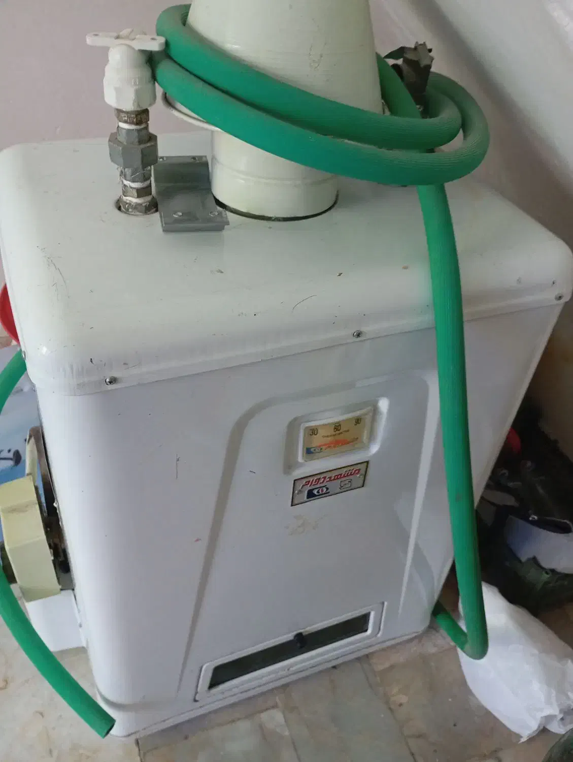 آبگرمکن دیواری۳۰لیتری|آبگرمکن، پکیج، شوفاژ|گلبهار, شهر جدید گلبهار|دیوار