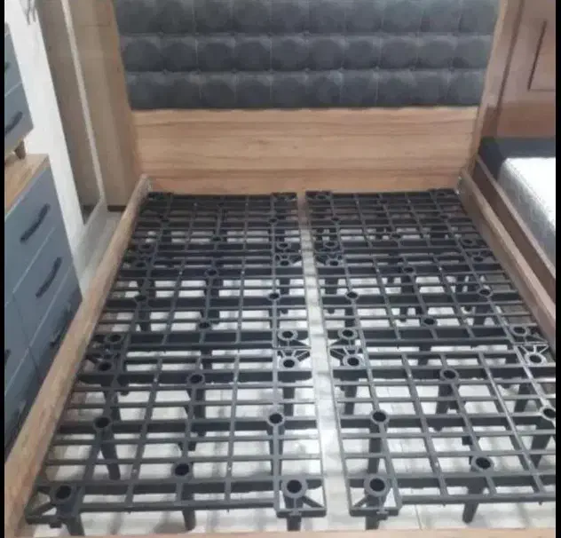 کفی پلیمری|تشک تختخواب|هشتگرد, هشتگرد قدیم|دیوار