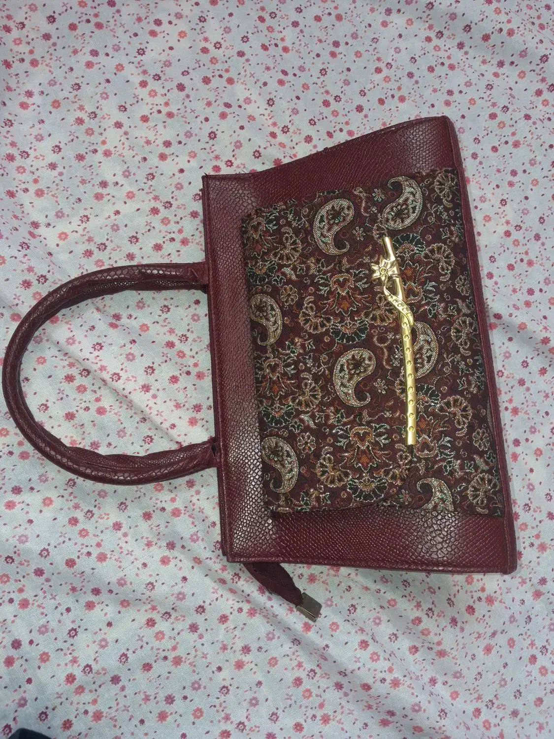 کیف|کیف، کفش، کمربند|مسجد سلیمان, |دیوار