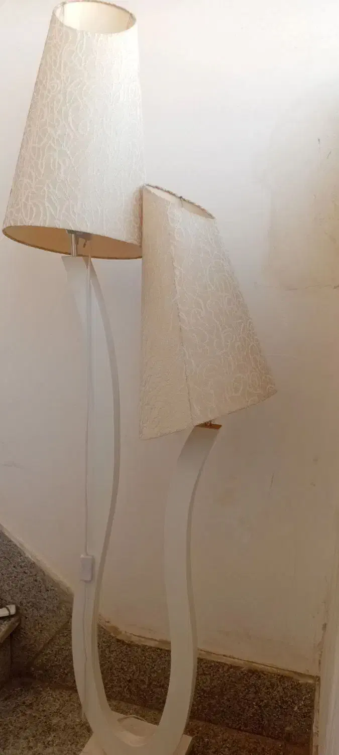 اباژور سفید مایل به شیری|چراغ خواب و آباژور|همدان, |دیوار