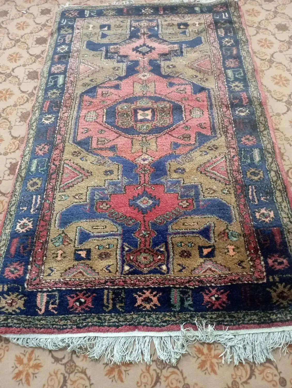 فرش دستباف یا گَبه|فرش|صائین قلعه, |دیوار