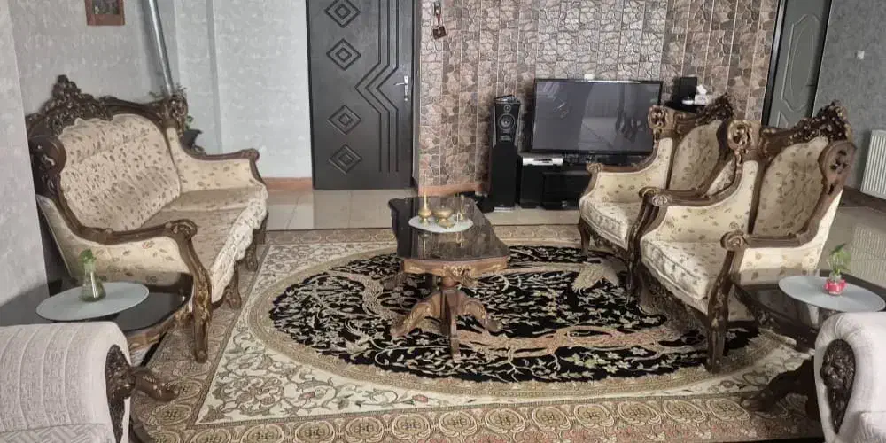 مبل سلطنتی ۹ نفره چوب گردو تمیز و سالم|مبلمان خانگی و میز عسلی|شاهینشهر, فدک|دیوار