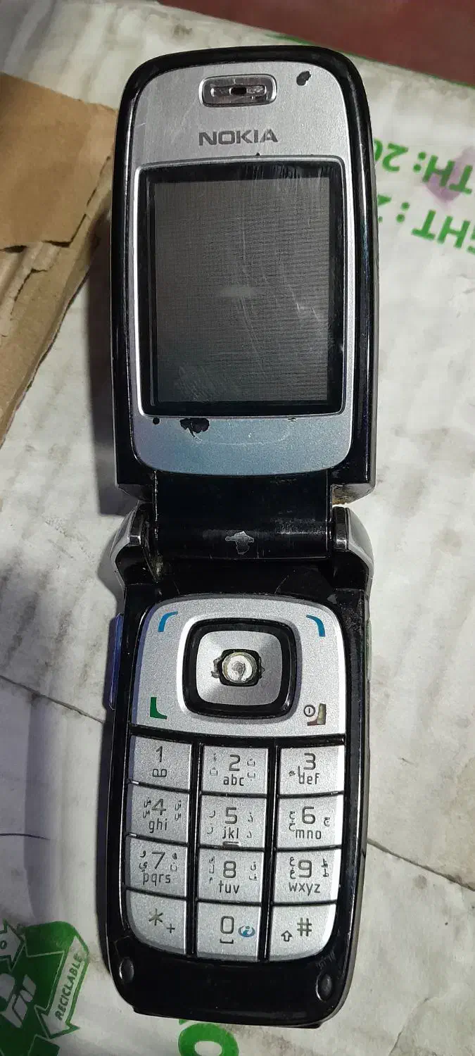 گوشی قدیمی نوکیاتاشو سالم فقط دکمه وسط نداره|موبایل|محمدشهر, محمدشهر|دیوار