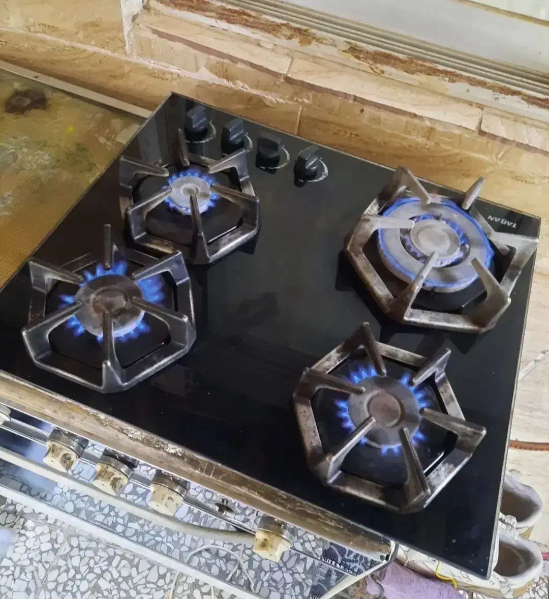 گاز رومیزی ۴ شعله ای تمیز و سالم|اجاق گاز و لوازم برقی پختوپز|فومن, |دیوار