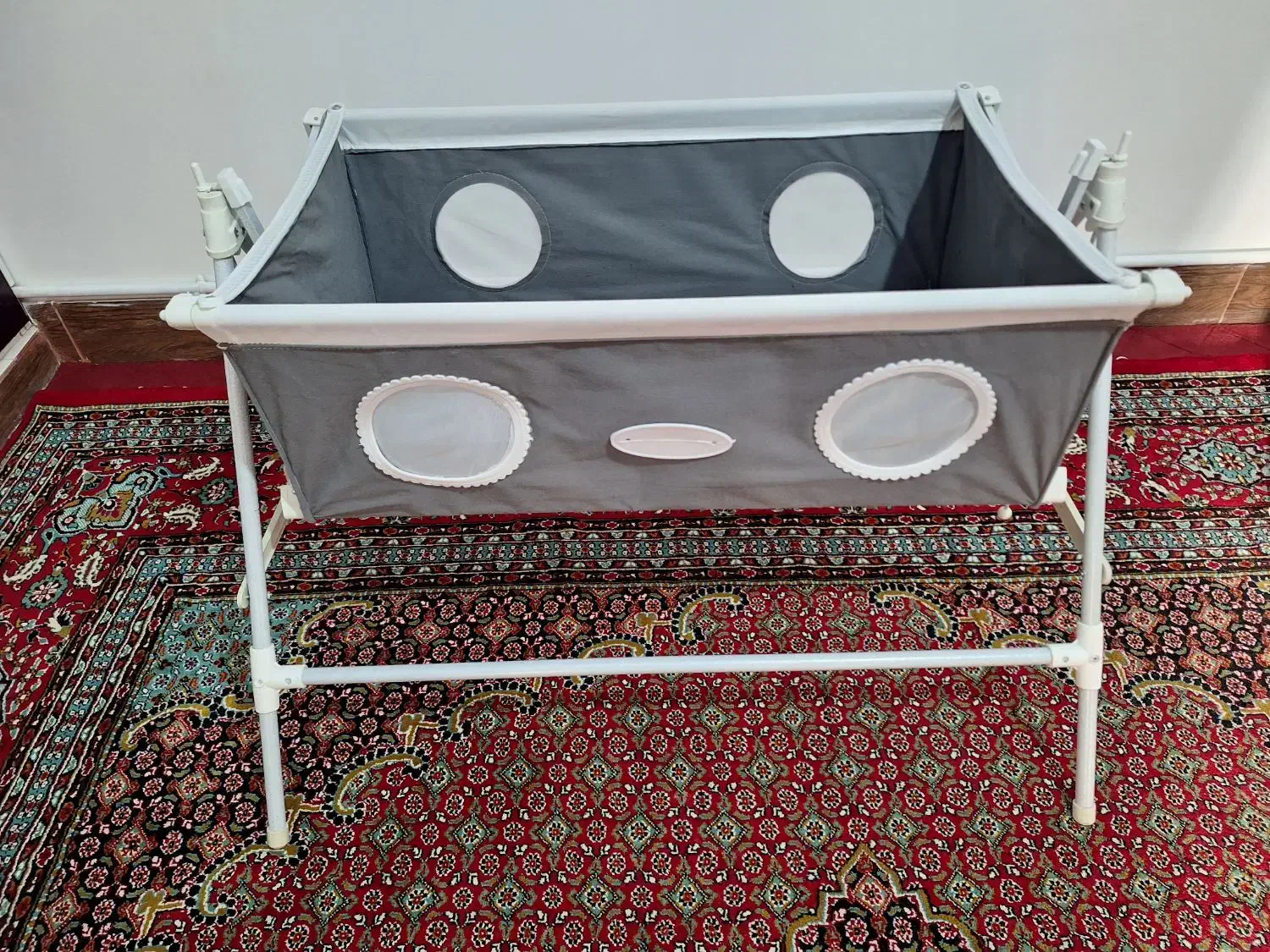 گهواره فروشی|تخت و صندلی بچه|دورود, |دیوار