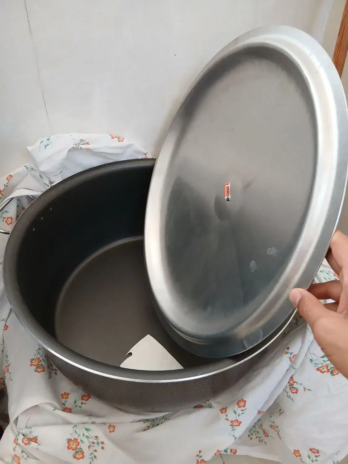 قابلمه نسوز|ظروف پختوپز|مرودشت, فاز دوم شهرک فرهنگیان|دیوار