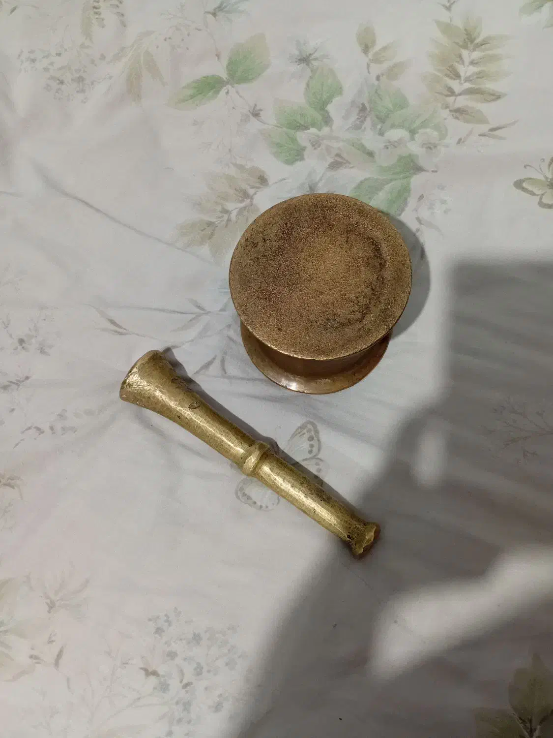 هاونگ قدیمی برنجی با دسته،قیمت ۲۵۰۰|کلکسیون اشیاء عتیقه|محمدشهر, شهرک پیام (مهرالبرز)|دیوار