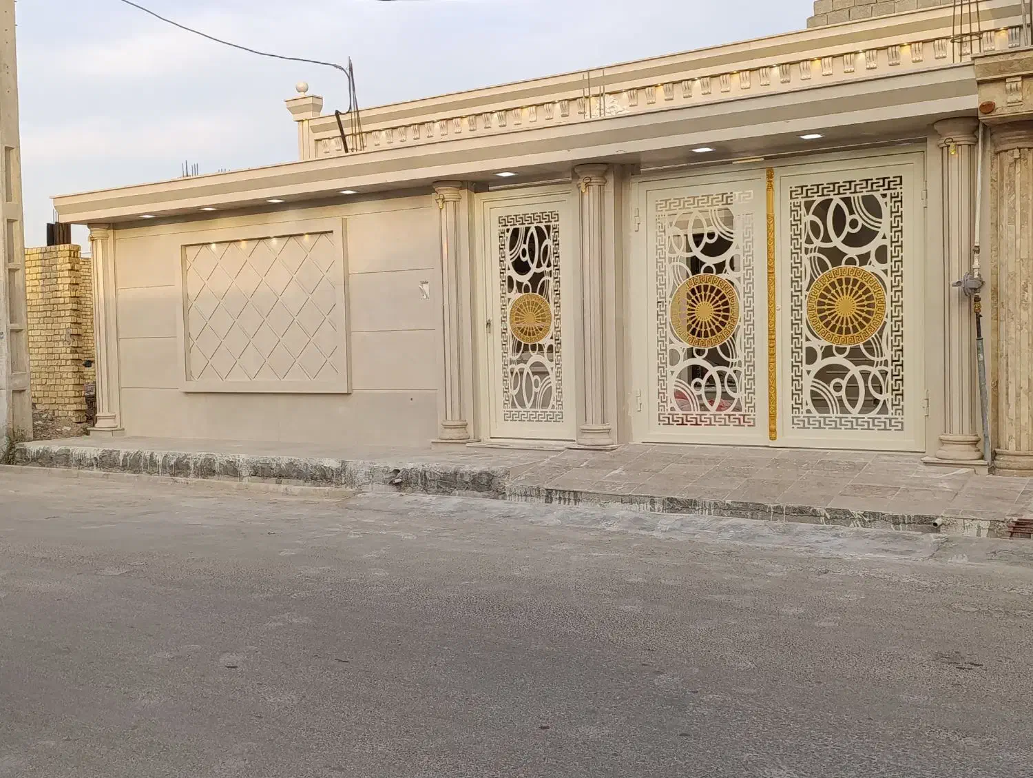 خانه سربست سر خیابان 12متری نظامی دوپلاک تااتوبان|فروش خانه و ویلا|بندر گناوه, |دیوار