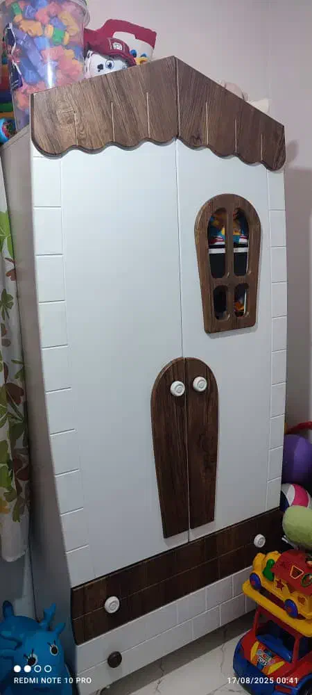 کمد کودک|تخت و سرویس خواب|اندیشه, اندیشه فاز ۱|دیوار