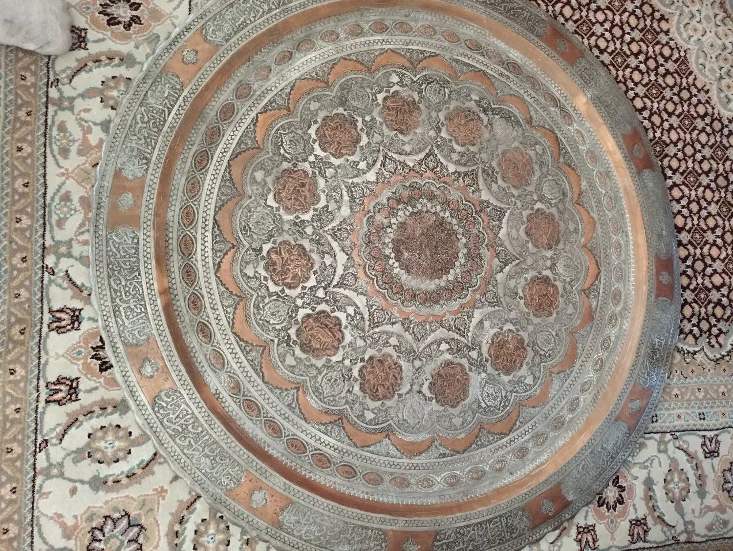 دیوارکوب مسی قلم زنی اصل عتیقه|کلکسیون اشیاء عتیقه|تهران, جیحون|دیوار