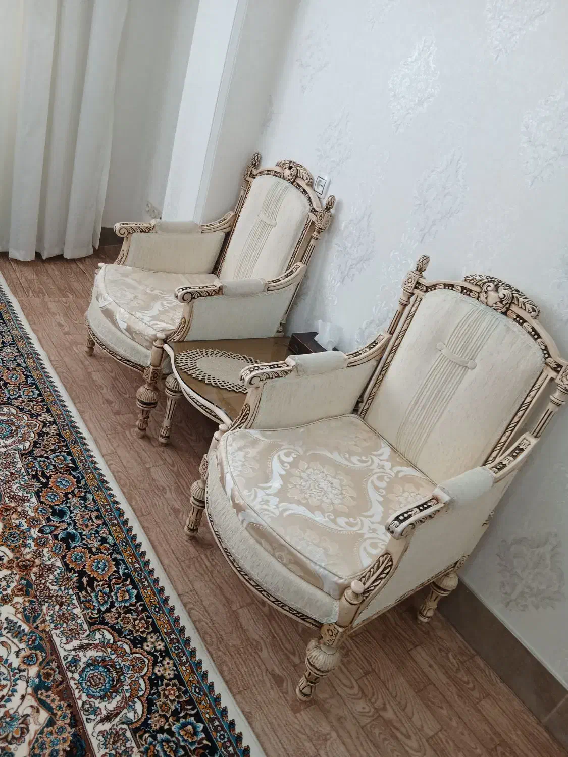 مبل چوب رنگ کرم|مبلمان خانگی و میز عسلی|زنجان, |دیوار