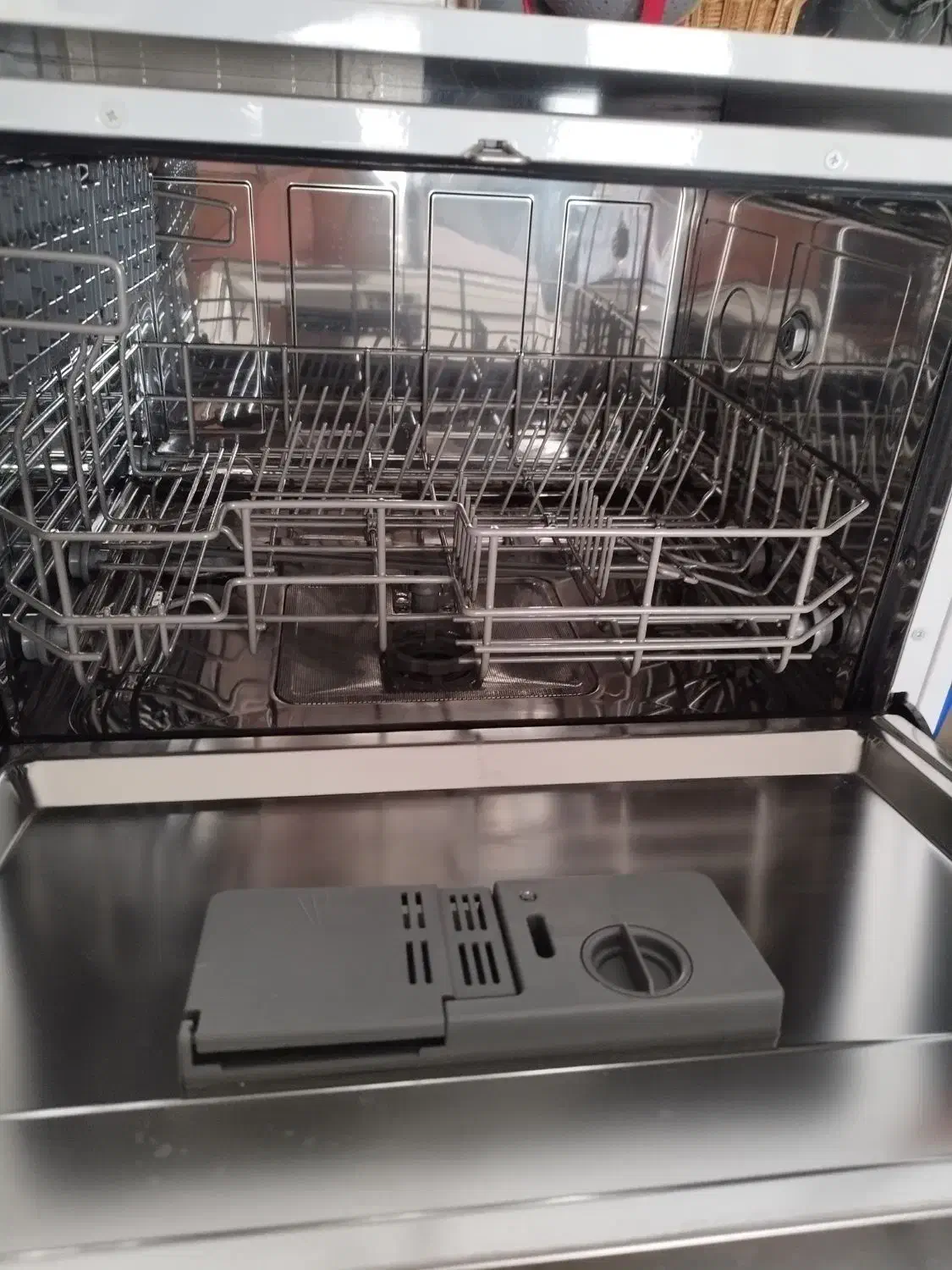 ف ر و ش ماشین ظرفشویی|ماشین ظرفشویی|شاهین‌شهر, فدک|دیوار