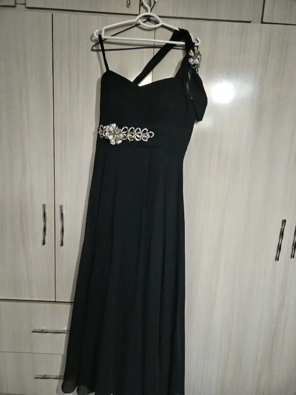 لباس مجلسی|لباس|تربت‌حیدریه, پیشکوه|دیوار