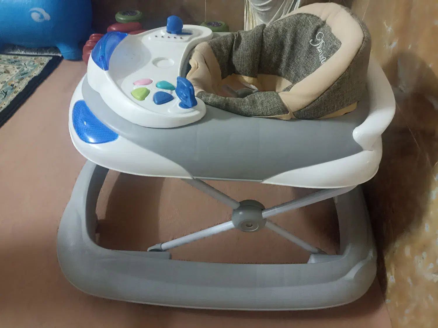 روروک نوزاد موزیکال|کالسکه و لوازم جانبی|کاشمر, |دیوار