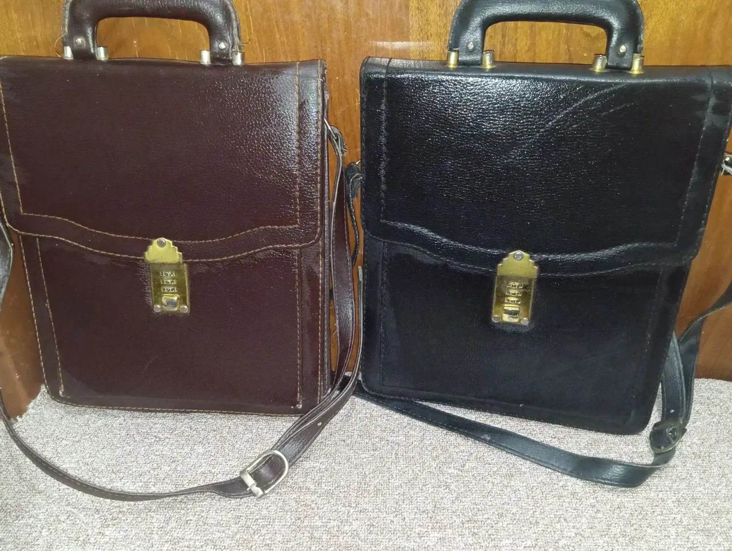 فروش فوری کیف چرمی قفل دار|کیف، کفش، کمربند|لار, |دیوار