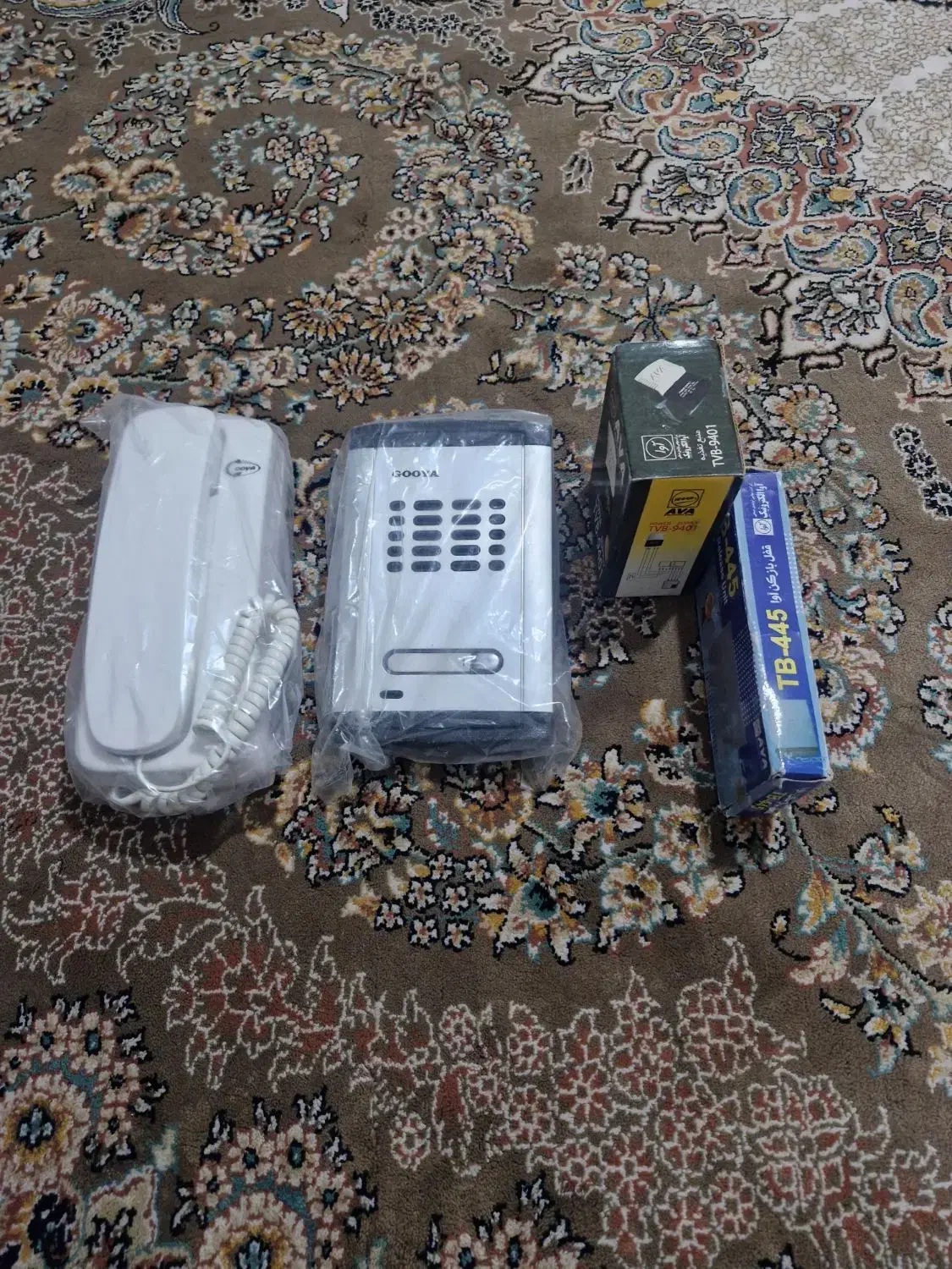 یک دستگاه آیفون کامل|صوتی و تصویری|مشهد, شهرک شهید باهنر|دیوار