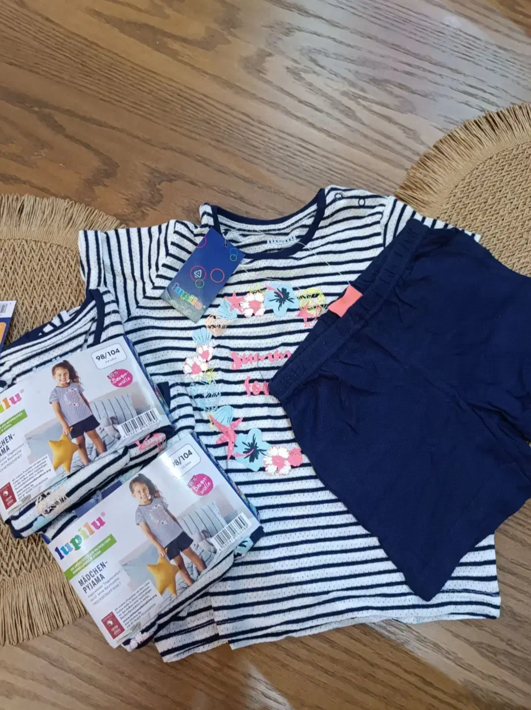 تعدادی لباس بچگانه اورجینال تک بخر به قیمت عمده|کفش و لباس بچه|قرچک, مهدیه|دیوار