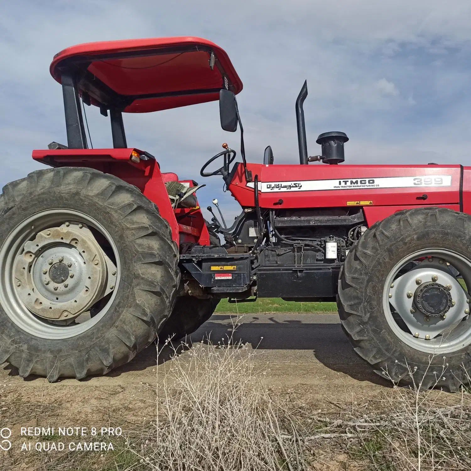 شخم با تراکتور شش سیلندر|خدمات باغبانی و درختکاری|سنقر, |دیوار