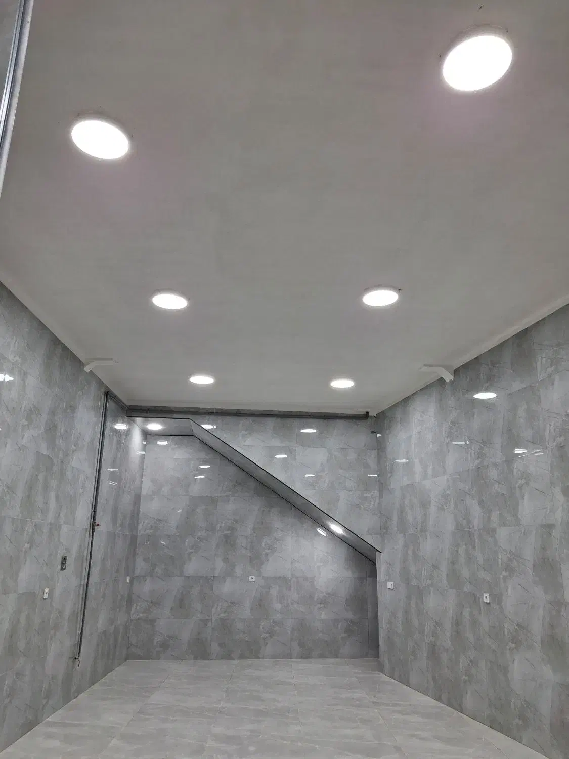 اجاره ۲دهنه مغازه۵۰مترخیابان۱۷شهریورچهارراه دارایی|اجارهٔ مغازه و غرفه|کوهدشت, |دیوار