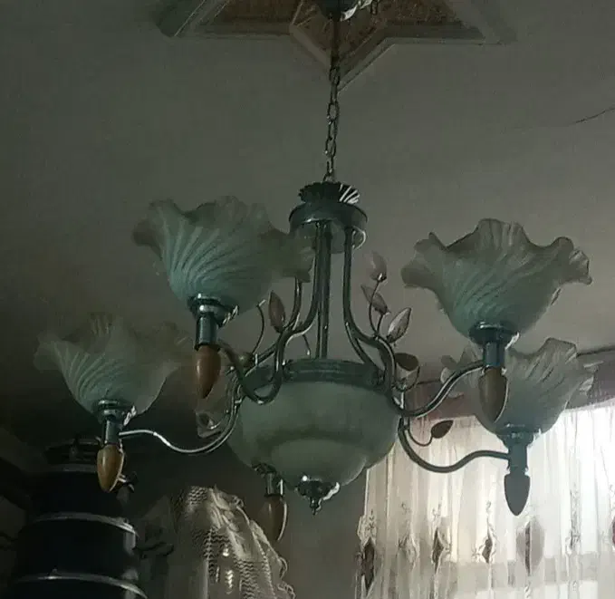 لوستربسیارزیباسالم۵شاخه یکمیلیون|لوستر و چراغ آویز|کرج, خرمدشت|دیوار