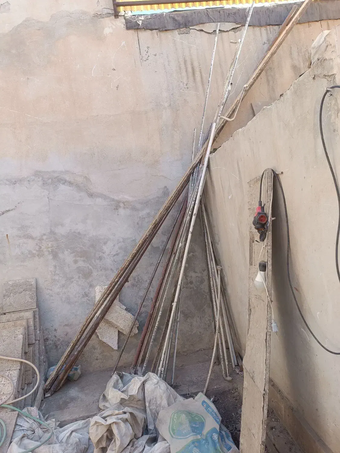 آهن و10 و لوله اب اهنی|مصالح و تجهیزات ساختمان|نیشابور, شهید جعفری|دیوار