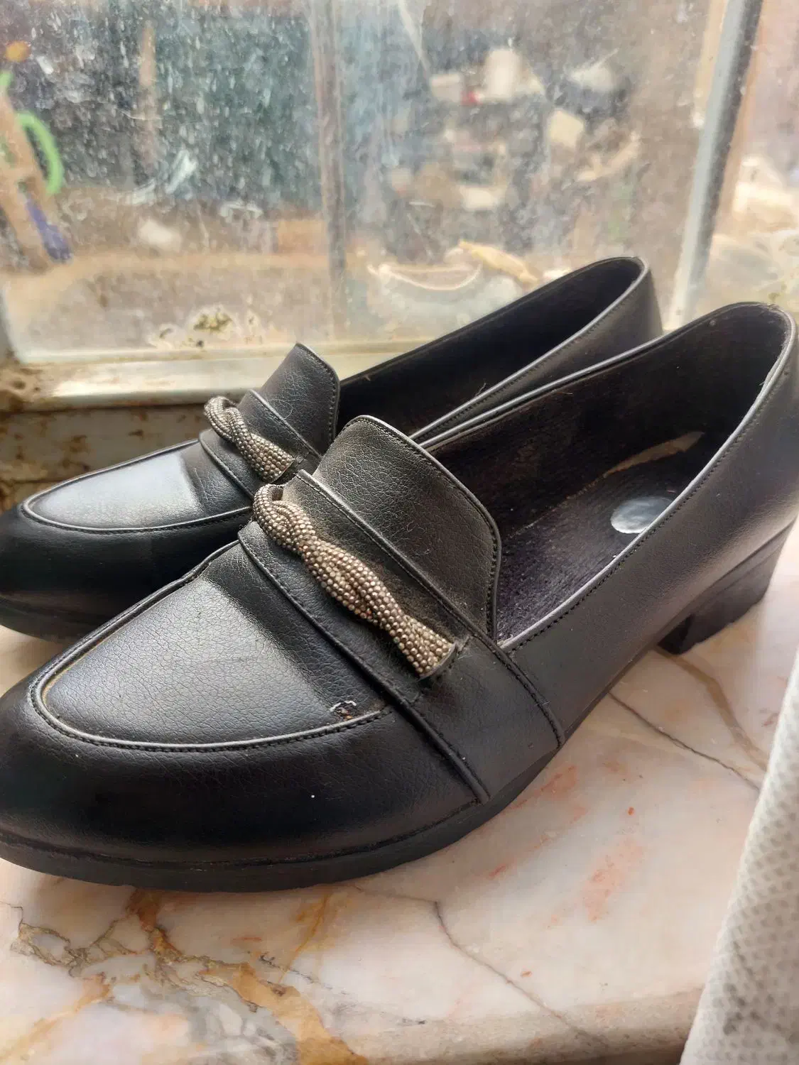 کفش|کیف، کفش، کمربند|اسفراین, |دیوار