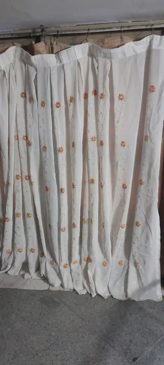 پرده ، پادری ،عروسک|قوری، کتری، قهوه‌ساز دستی|قم, نخودی|دیوار