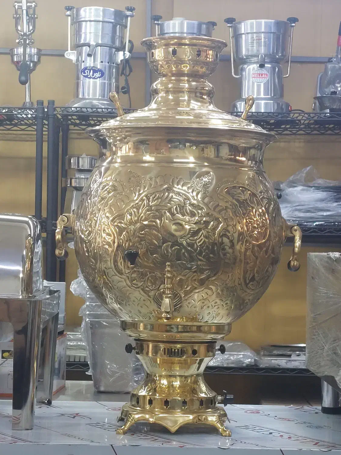 سماور برنجی سماور زغالی سماور برنجی ۲۵ لیتری|کافی‌شاپ و رستوران|رشت, منظریه|دیوار