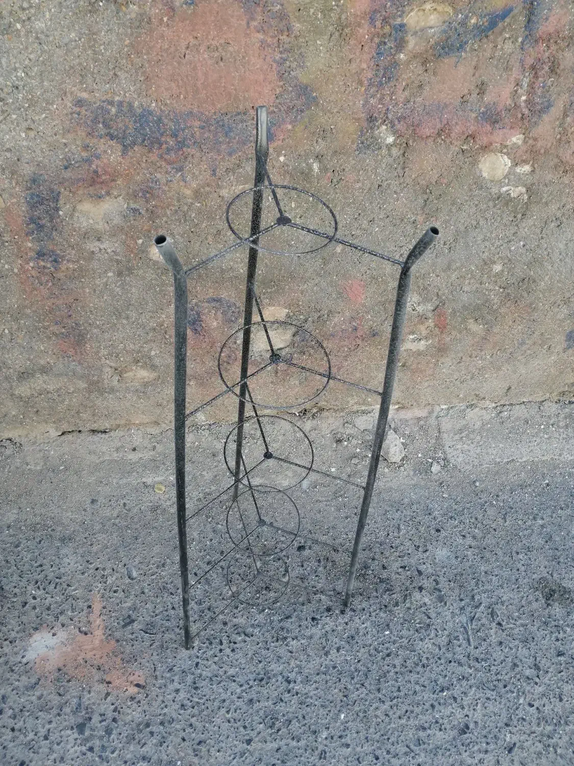 پایه قابلمه|ظروف پخت‌وپز|بیرجند, |دیوار