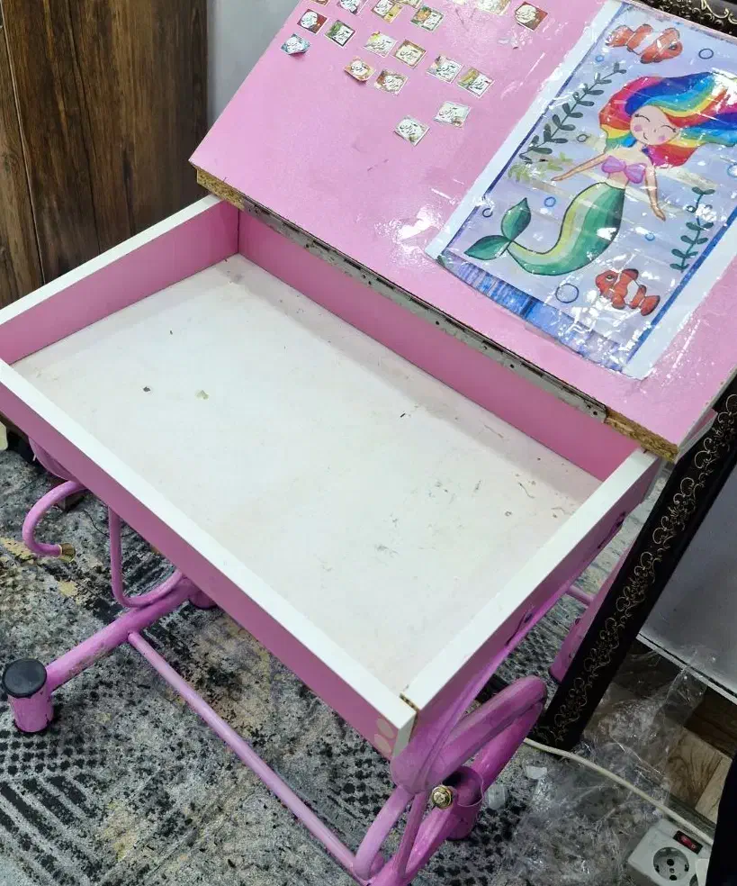 میز تحریر دخترانه صورتی رنگ|میز تحریر و کامپیوتر|رشت, باهنر|دیوار