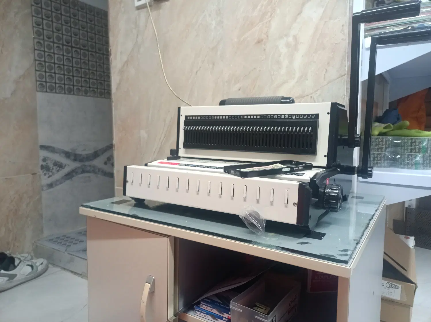 دستگاه صحافی|دفتر کار|کرج, بنیاد|دیوار