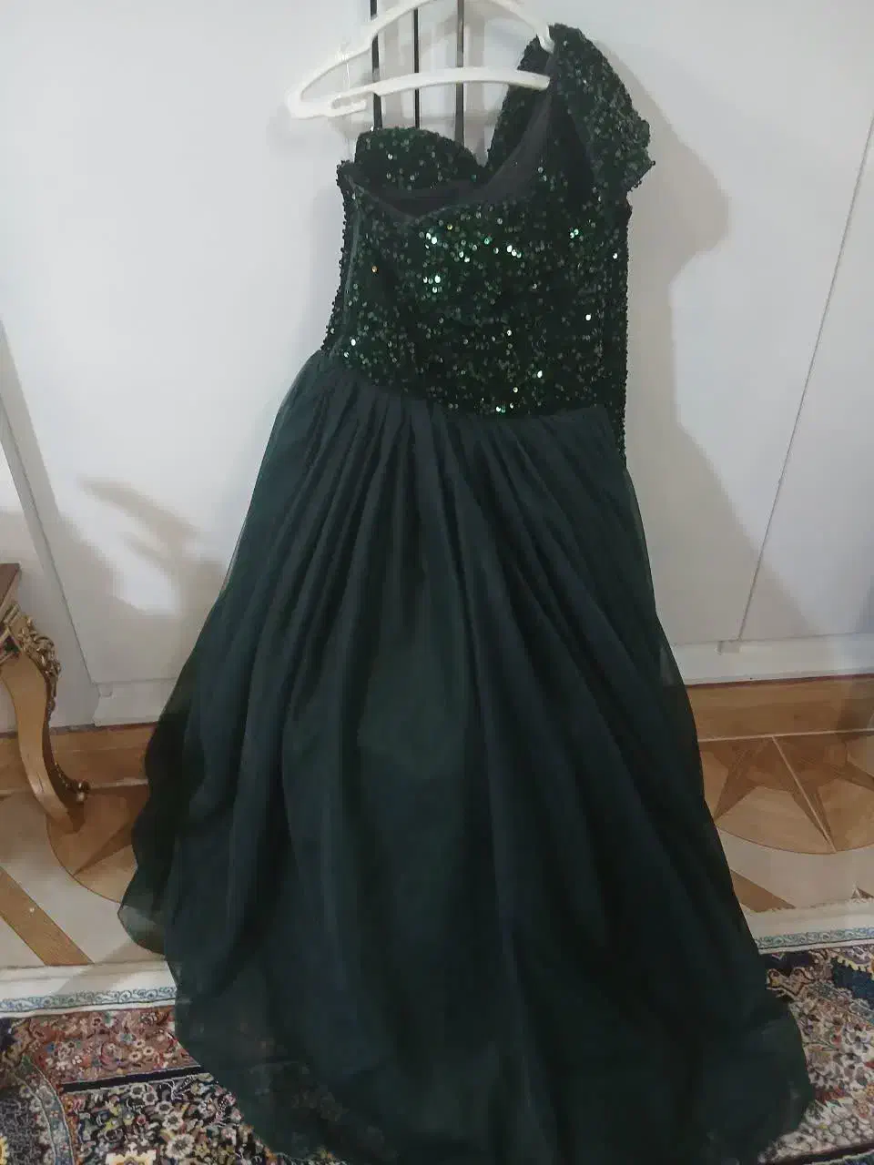 لباس|لباس|برخوار, |دیوار