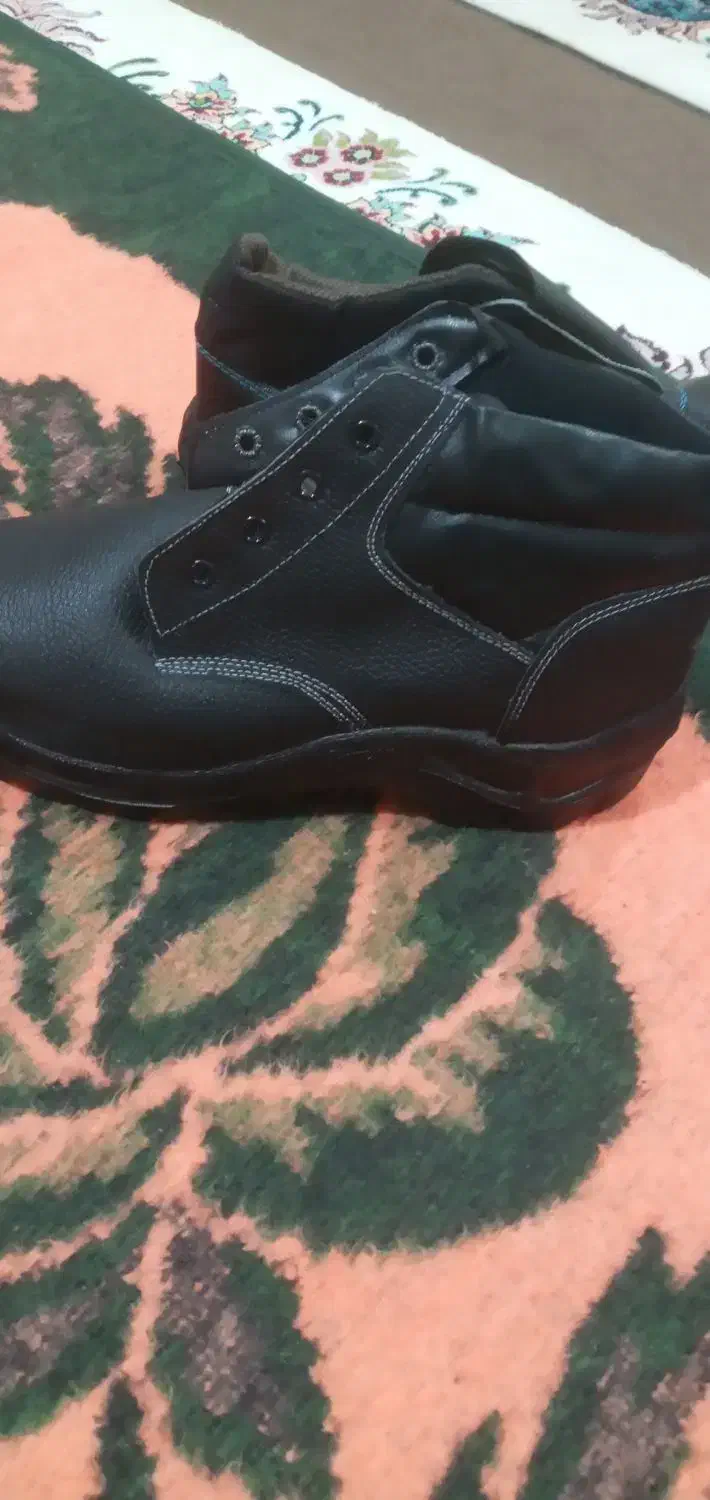 کفش کار|کیف، کفش، کمربند|بروجرد, |دیوار