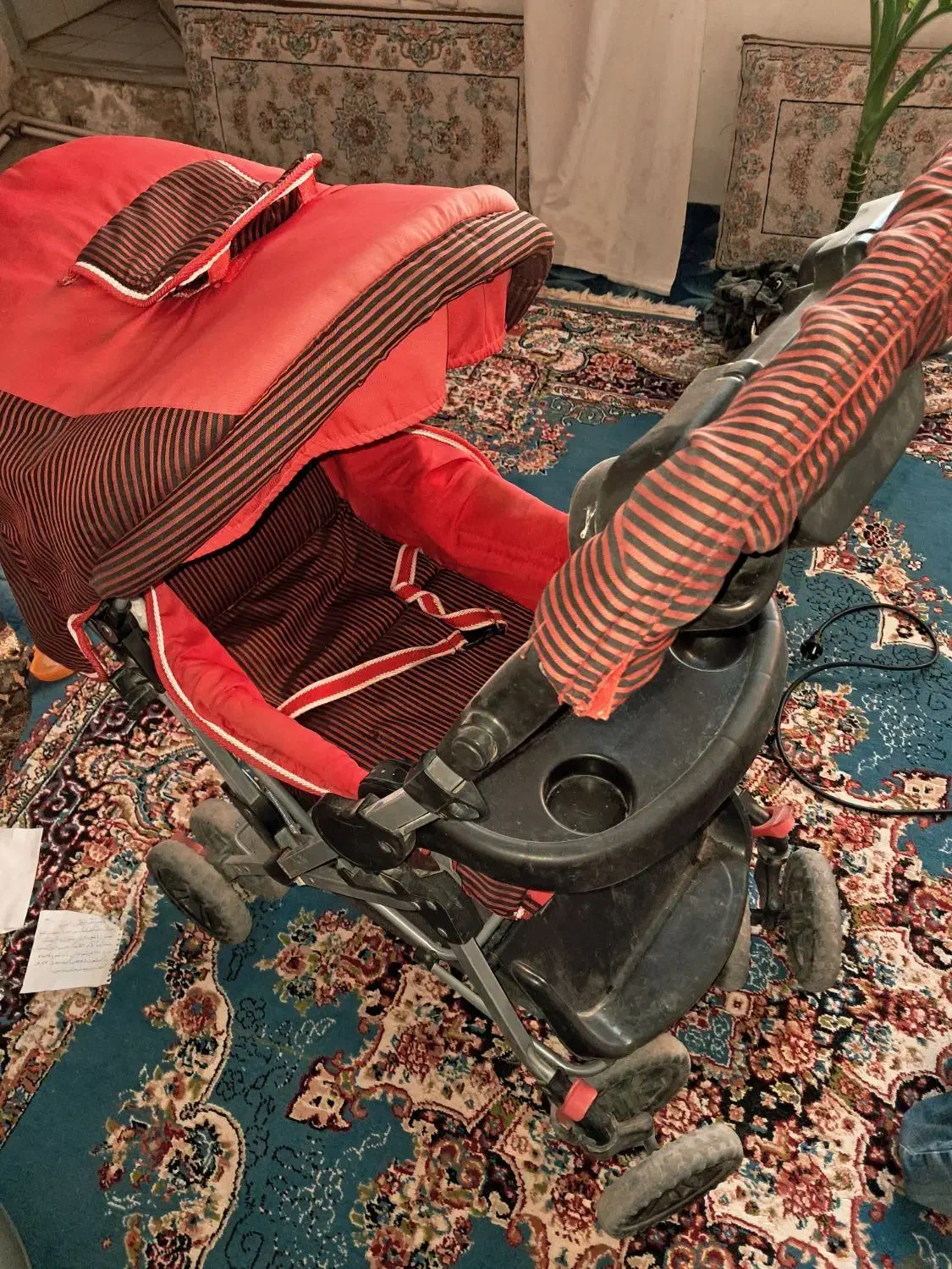 گهواره و کالسکه و رورئک|کالسکه و لوازم جانبی|نیشابور, خط کاشمر|دیوار