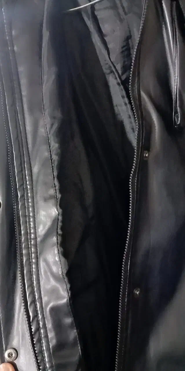 لباس چرم|لباس|شاهین‌شهر, مسکن مهر|دیوار