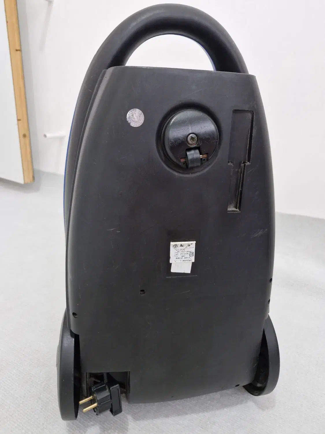 جاروبرقی عرشیا ۲۲۰ وات کاملا سالم|جاروبرقی، جارو شارژی، بخارشو|خشکبیجار, |دیوار