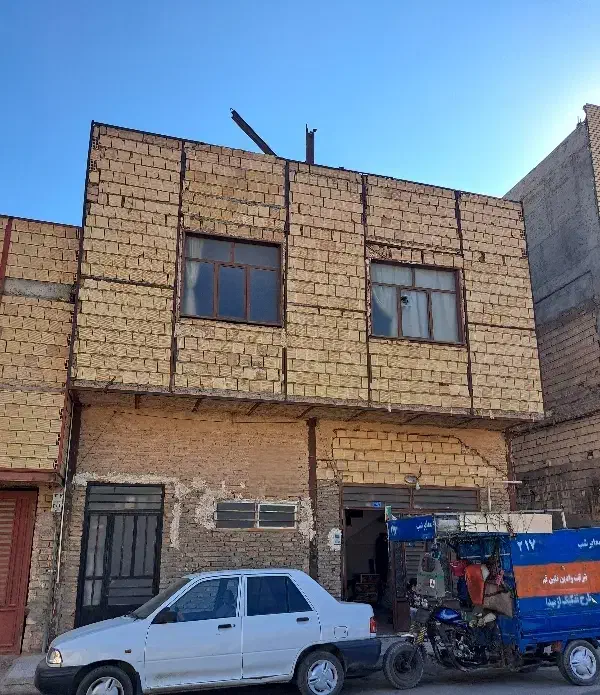 فروش خانه ویلایی ۹۰ متر دو نبش دو طبقه تمیز|فروش خانه و ویلا|قم, ولیعصر|دیوار