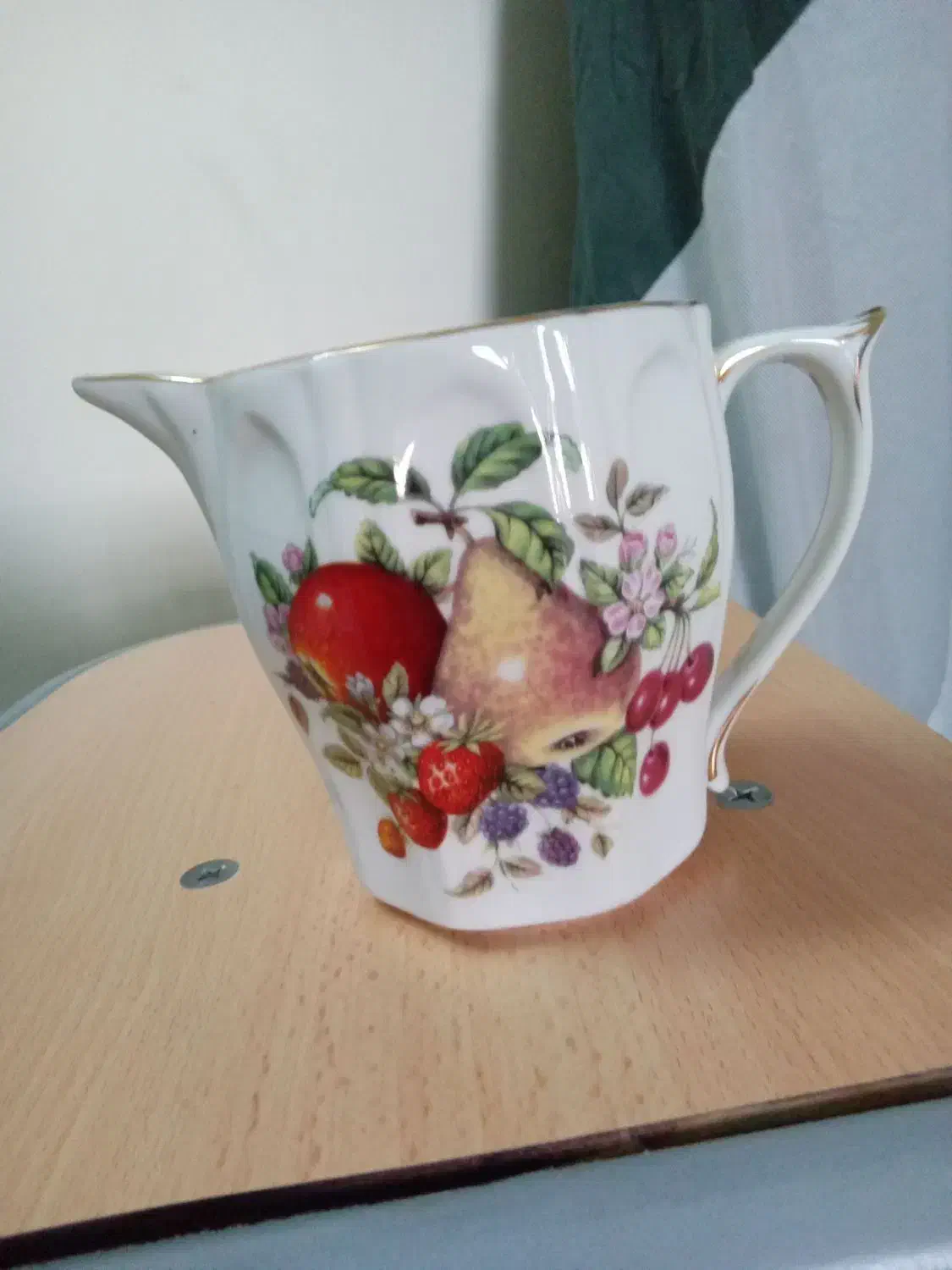 قوری بزرگ|ظروف سرو و پذیرایی|پاکدشت, پاکدشت (مامازند)|دیوار