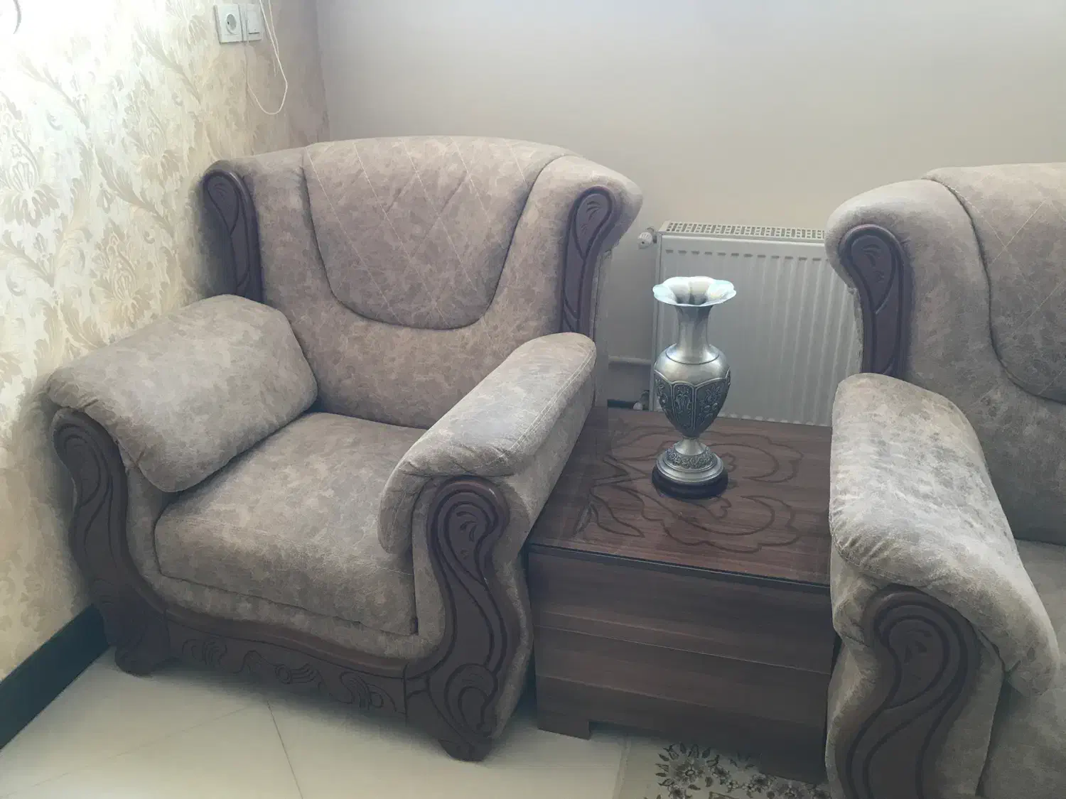 میل راحتی تمیز، بدون میز|مبلمان خانگی و میز عسلی|کاشمر, |دیوار