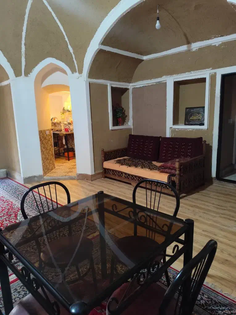 ویلا و باغ سنتی با آب روان|اجارهٔ کوتاهمدت ویلا و باغ|ماهان, |دیوار