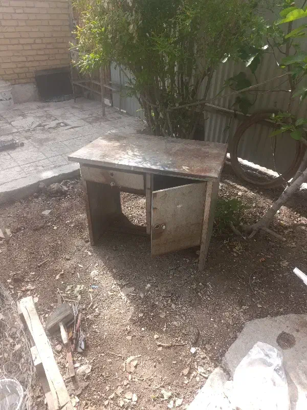 میز|میز تحریر و کامپیوتر|نجف‌آباد, گلدشت|دیوار