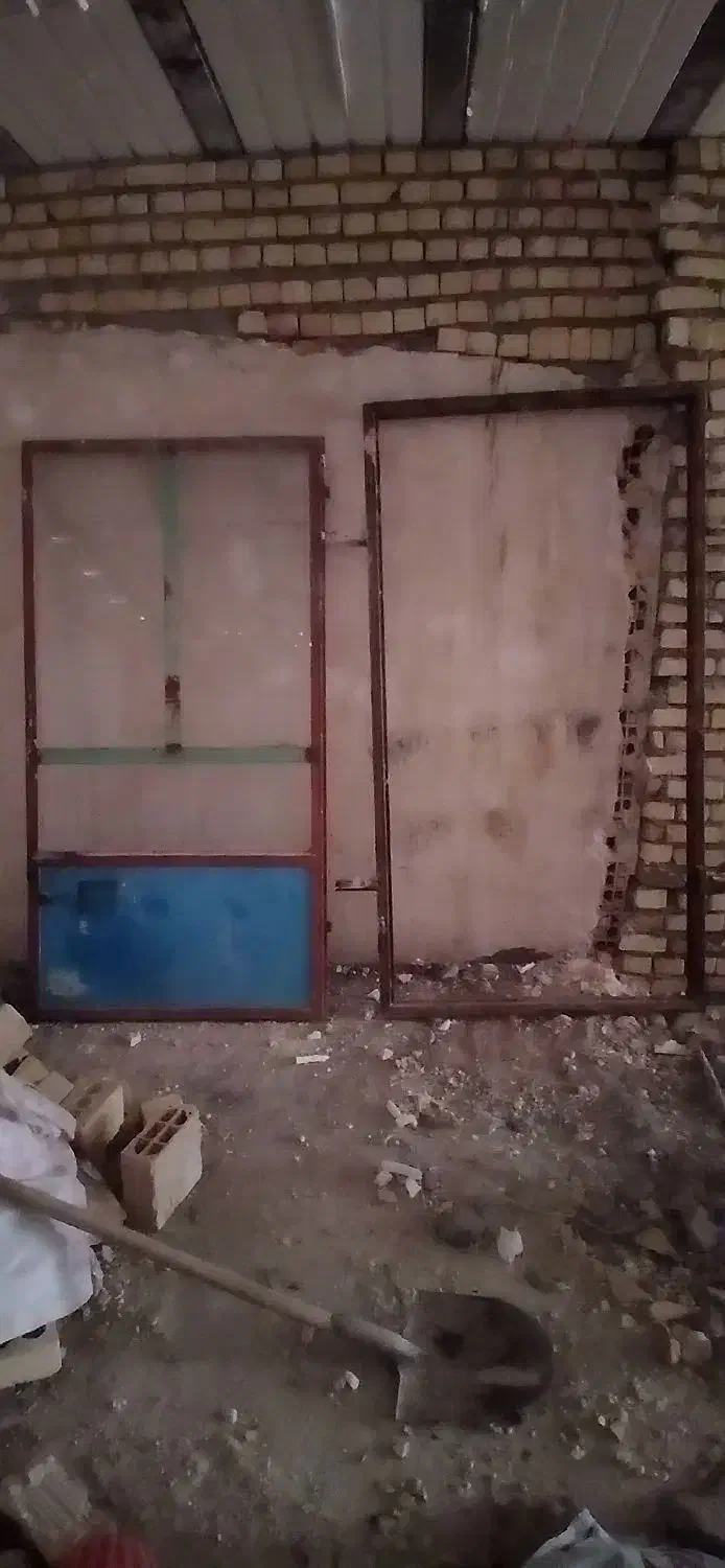 یک عدد پنجره آهنی درب آهنگی با یک عدد نور گیر|مصالح و تجهیزات ساختمان|مشهد, بلال|دیوار